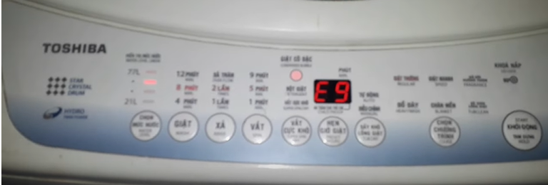 Máy giặt Toshiba bị rò nước hoặc kẹt van xả đều được ra mã lỗi E9
